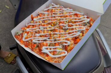 INDIA'S FIRST SQUARE PIZZA | PUNE STREET FOOD | INDIAN STREET FOOD