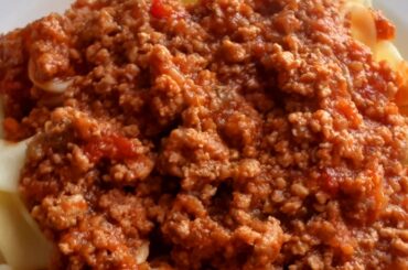 HOW TO COOK THE TRADITIONAL ITALIAN BOLOGNESE