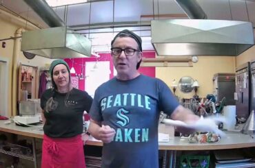 ITALIAN FOOD | Spaghetti with Pecorino Romano