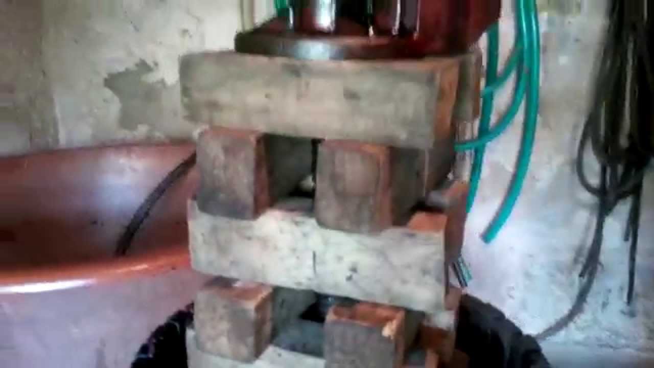 Graham McCormick's Wine Making in Italy: Part 4 – Pressing Out the Last of the Grape Juice Graham McCormick's Wine Making in Italy: Part 4 - Pressing Out the Last of the Grape Juice