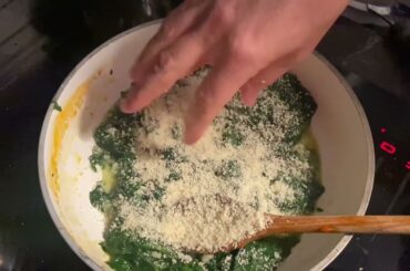 torta salata con spinaci e parmigiano reggiano con sottotitoli #food #italian #spinach #subtitles