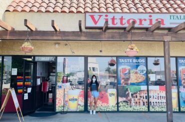 Eating At a Popular Italian Restaurant in Los Angeles (4 STAR) Hole in The Wall