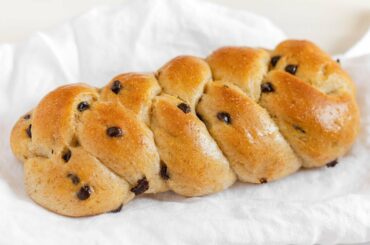 VEGAN CHOCOLATE CHIP BRIOCHE - soft and fluffy