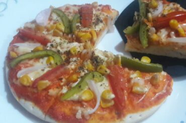 homemade pizza/ italian pizza recipe /how to make homemade pizza recipe/ pizza/ domino's style pizza