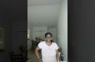 stan twitter/woman complaining about Italian food