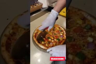 Pizza street food #shorts #trendingshorts #viralshorts #shortsbeta