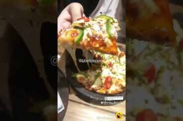 cheese  pizza  famous street food