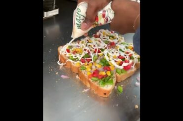 Chessiest garlic bread||street food #shorts