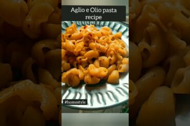 Traditional Italian pasta recipe in 2 minutes | Aglio-e-Olio Pasta #shorts #ytshorts #foodrecipe