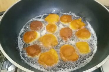 The Easy Zeppole Donuts Recipe - how to make Zeppole - Easy Italian Donuts