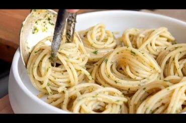 A classic Italian spaghetti recipe in just 10 minutes #aglioeolio #shorts