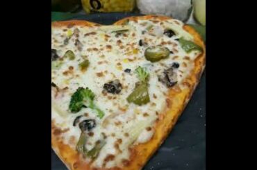 Heart shaped cheese loaded pizza first time #shorts #dilsefoodie #cheeseloaded #pizza #italianfood