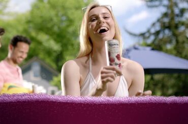 Riunite Cans. Grab.Sip.Go.