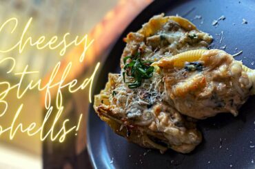 CHEESY CHICKEN STUFFED SHELLS | + CREAMY WHITE SAUCE & SPINACH | QUICK & EASY RECIPE TUTORIAL