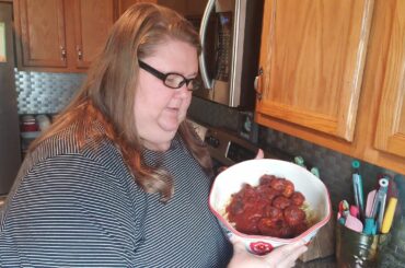 HOMEMADE ITALIAN MEAT BALLS // NOT CLICKBAIT