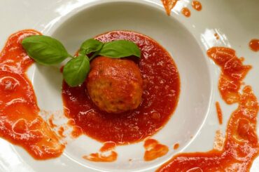 AUTHENTIC ITALIAN TOMATO SAUCE MEATBALLS - Mykitchenmood