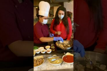 AGLIO E OLIO  PASTA ,FETTUCCINE WITH PRAWNS ,EASY TO COOK ITALIAN FOOD