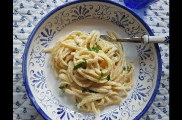 Creamy linguine pasta al limone. Recipe from Amalfi & Sorrento