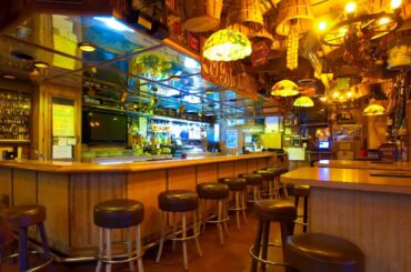 Battista's Hole In The Wall Fine Italian Dining