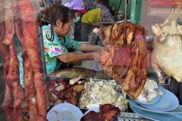 Street Food in Bangkok, Thailand. Best Stalls around Phetchaburi Area