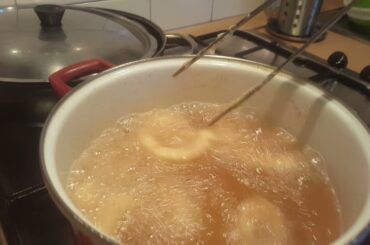 anelli fritte o pussit fritto italian foods ( Filippino)