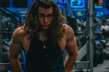 EATING CHALLENGE: FULL DAY OF EATING FAST FOOD ONLY