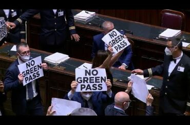 Anti-virus pass demo invades Italian Parliament