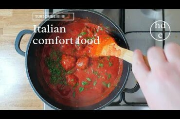 Homemade Italian Meatballs in Tomato Sauce | Comfort food recipe
