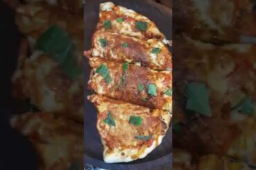 Cheesy pizza| cheesy food| la pizzeria | da fooderia| foodies| Italian food|#shorts #pizza #food