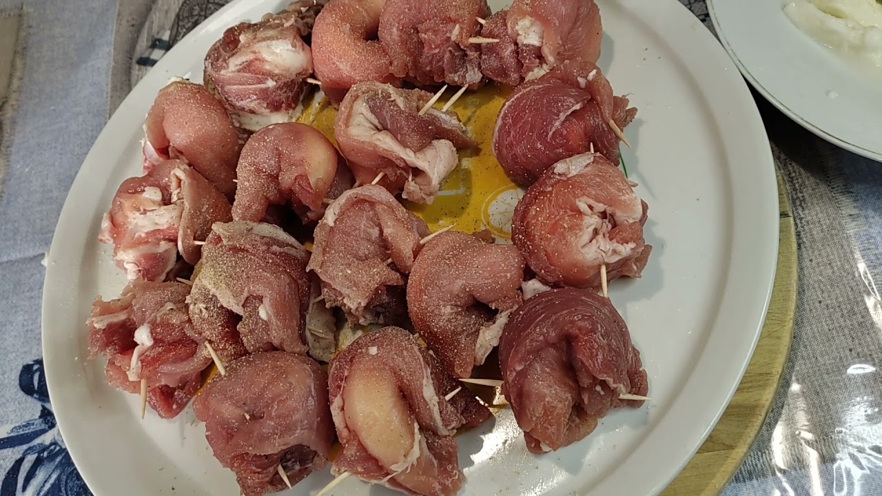 Italian dish Carne di maiale con ripieno di mozzarella(Pork meat rolled with mozzarella cheese) Italian dish Carne di maiale con ripieno di mozzarella(Pork meat rolled with mozzarella cheese)