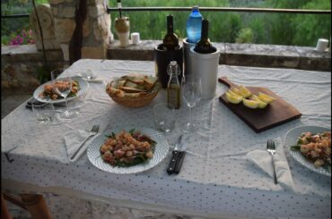 Dinner in Italy Arugula Shrimp Salad, Steak, Garlic Prawns, Peach Melba Cooking Italian with Joe