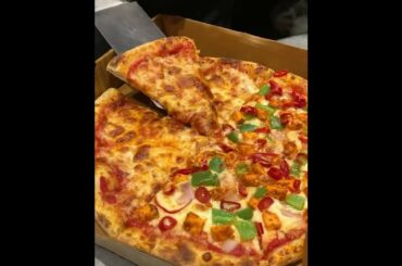 Half and half Italian cheesy pizza / Mumbai Food #Indianfood #foodblogger #shorts