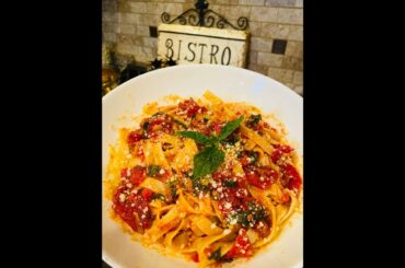 Garden tomato sauce! #italianfood #uhadmeatkitchen #alexiafoodees