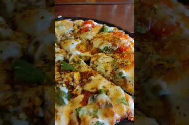 having pizza at emly cafe Bathinda #shorts #italianfood #pizza #foodblogger #cravings #pasta #foodie