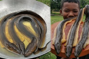 Easy Deep Fried Eels Recipe | Yummy Whole Eels Frying | Eels Cooking and Eating