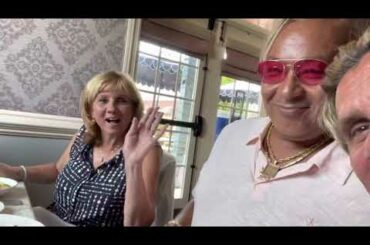 2 italiano in Italian restaurant