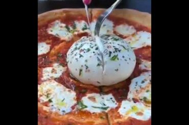 do you #love #pizza yes or no write in the #comments #italianfood #italianstreetfood #usafood