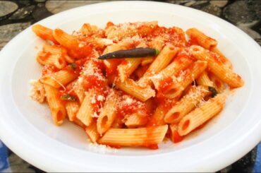 PENNE ALL'ARRABBIATA. ANZI, ALL'ARRABBIATISSIMA (spicy) #pennearrabbiata