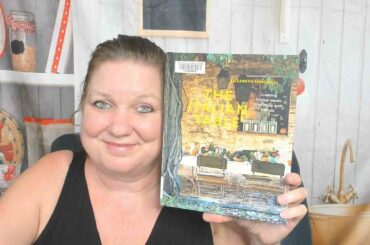 Cookbook Review: The Italian Table by Elizabeth Minchilli (2019)