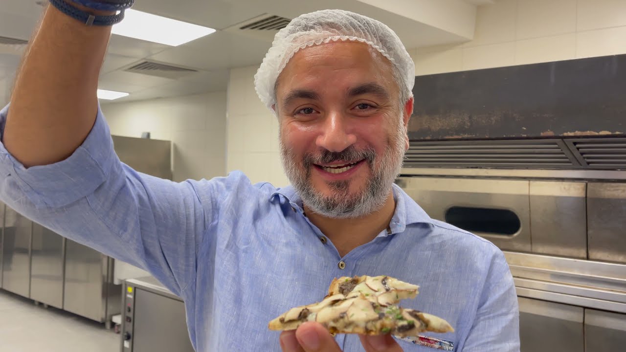 Pinza: A Different Pizza, A Unique Experience! Trying it with Zaatar… Pinza: A Different Pizza, A Unique Experience! Trying it with Zaatar...