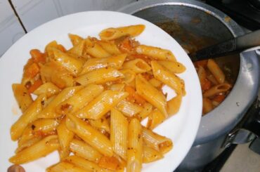 pasta in pressure cooker|penne pasta| pasta recipe|easy Italian pasta at home|cooking hacks|