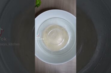 How to make mini pizza #shorts #pizza #food #how #howto #italian #homemade #foxyskitchen