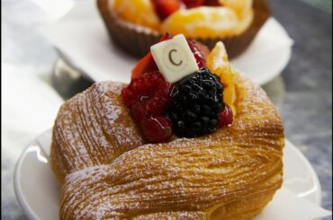 What to eat for breakfast in Rome - Italian breakfast #shorts #food  #italy