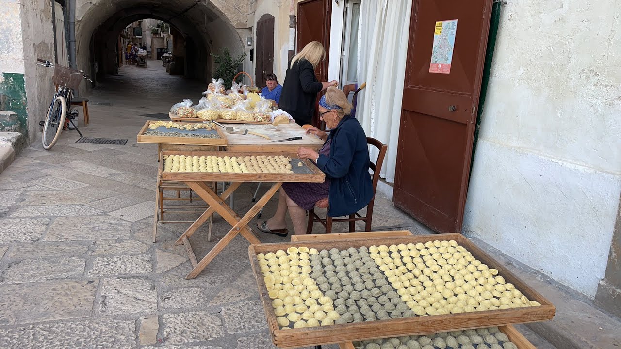 Bari Live Streaming!!! Street food walking tour Bari Live Streaming!!! Street food walking tour