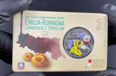 Italy's Food and Wine Culture Tortellini & Lambrusco 5 Euro - Unboxing