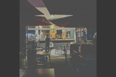 Urbane Ambiance for Indoor Dining