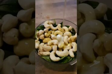 Spaghetti al Pesto #shorts #italianfood #pestosauce #cashew