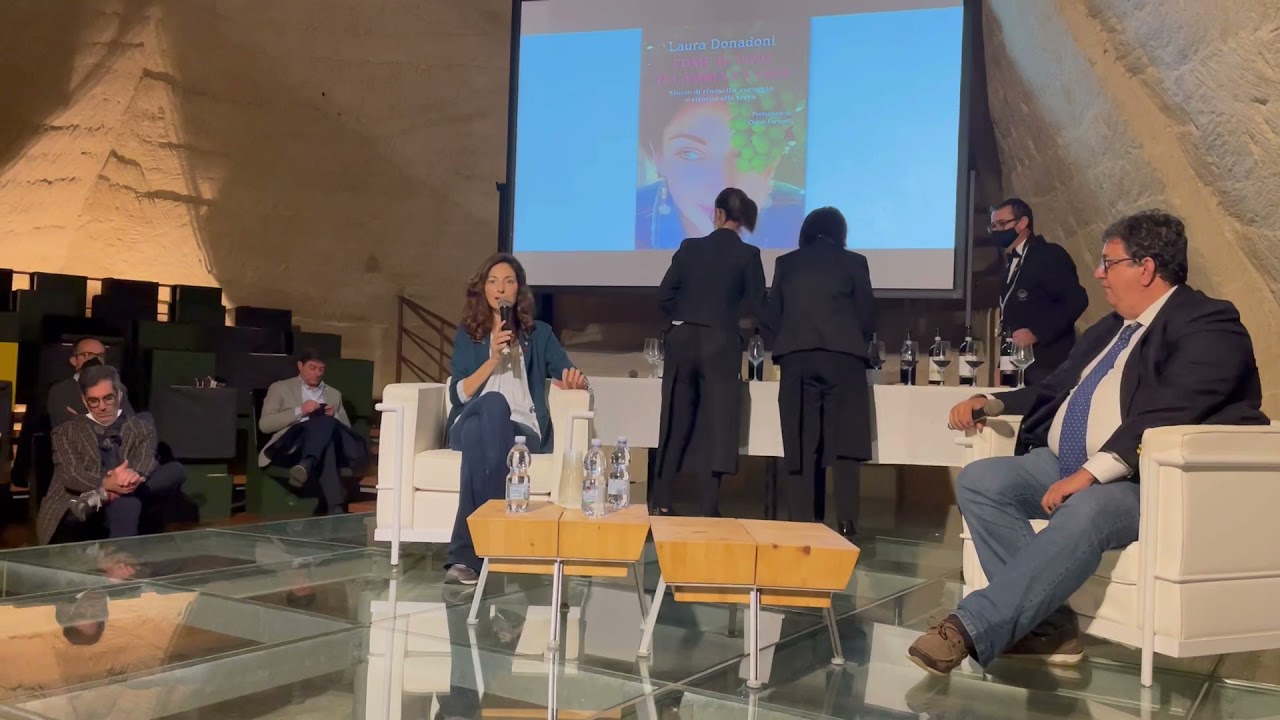 Luciano Pignataro intervista Laura Donadoni Luciano Pignataro intervista Laura Donadoni