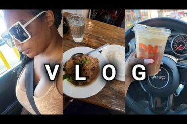 VLOGTOBER | LUNCH + ITALIAN WINE AT TRADER JOES + DUNKIN DONUTS PUMPKIN CREAM COLD BREW & MORE