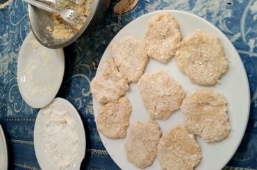 Italian cuisine: (cheesy potato croquettes)